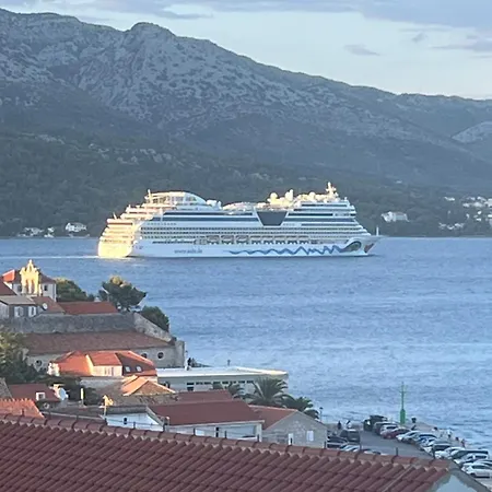 Lux Κόρτσουλα